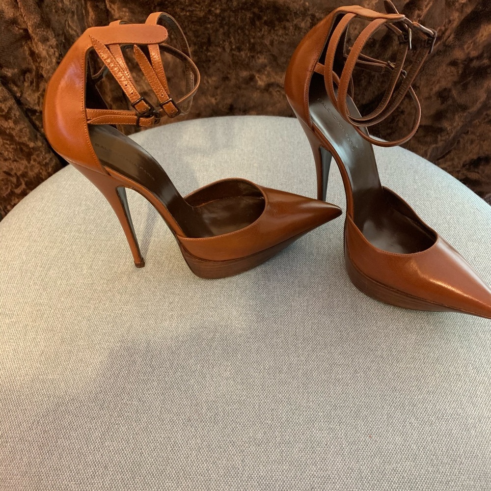 💕SOLD!!! Balenciaga Slash Heel Pump💕